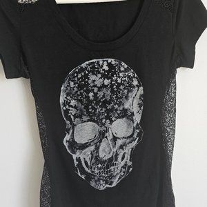 Skull tee